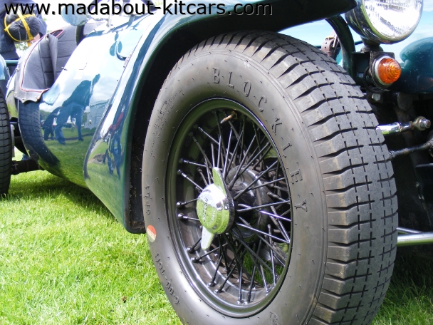 Kougar Sports Cars - Kougar Sports Classic. Vintage wire wheels